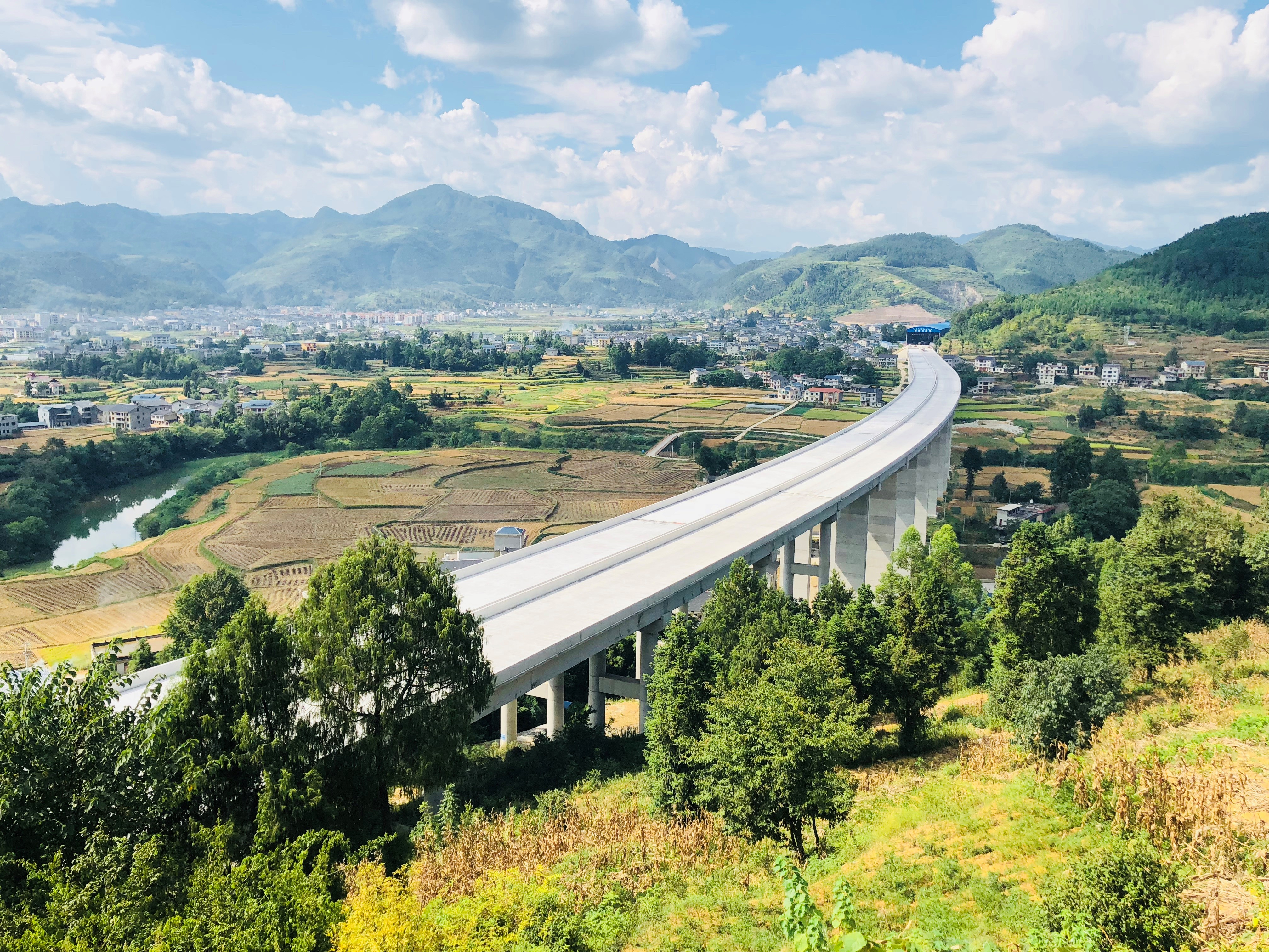 14.貴州綏正高速旺草特大橋.jpg